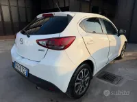 Usata Mazda 2 Exceed 105 CV (77 kW) 2017 Bianco Berlina