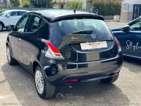 Usata Lancia Ypsilon Silver 69 CV (50 kW) 2016 Nero Utilitaria