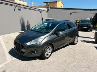 Usata Ford Fiesta Titanium 75 CV (55 kW) 2015 Grigio Utilitaria