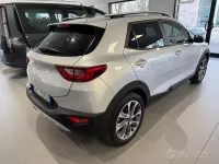 Usata Kia Stonic Style 100 CV (73 kW) 2024 Grigio SUV