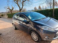 Usata Ford Fiesta 96 CV (70 kW) 2011 Grigio Utilitaria