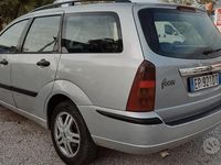 Usata Ford Focus 100 CV (73 kW) 2002 Grigio Station wagon