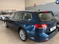 Usata VW Passat Business 122 CV (89 kW) 2021 Blu/azzurro Station wagon