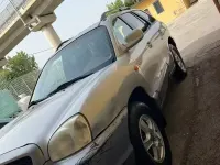 Usata Hyundai Santa Fe 125 CV (91 kW) 2004 Grigio SUV