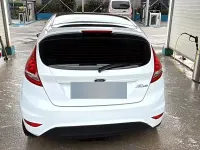 Usata Ford Fiesta 82 CV (60 kW) 2011 Bianco Berlina
