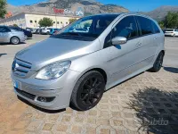 Usata Mercedes B200 140 CV (102 kW) 2007 Grigio Monovolume
