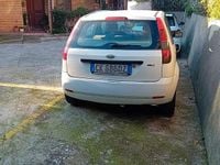 Usata Ford Fiesta 49 CV (36 kW) 2003 Bianco Berlina