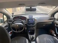 Usata Peugeot 208 Active 68 CV (50 kW) 2014 Grigio Utilitaria
