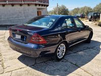 Usata Mercedes 200 122 CV (89 kW) 2003 Blu Berlina