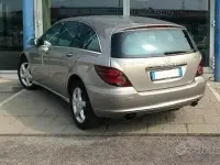 Usata Mercedes R320 224 CV (164 kW) 2007 Grigio Station wagon
