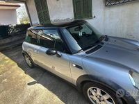 Usata Mini Cooper 116 CV (85 kW) 2004 Grigio Utilitaria