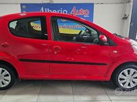 Usata Peugeot 107 Active 68 CV (50 kW) 2012 Rosso Utilitaria