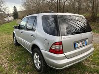 Usata Mercedes ML400 SE 250 CV (183 kW) 2004 Argento SUV