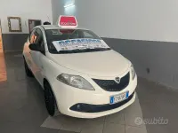 Usata Lancia Ypsilon Gold 69 CV (50 kW) 2018 Bianco Utilitaria