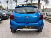 Usata Dacia Sandero Stepway 90 CV (66 kW) 2018 Blu Berlina