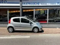 Usata Peugeot 107 68 CV (50 kW) 2010 Grigio Utilitaria