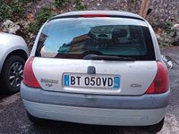 Usata Renault Clio II 58 CV (42 kW) 2001 Grigio Berlina