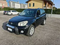 Usata Toyota RAV4 150 CV (110 kW) 2004 Nero SUV