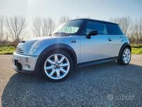 Usata Mini Cooper 163 CV (119 kW) 2004 Grigio Utilitaria