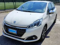 Usata Peugeot 208 Allure 82 CV (60 kW) 2016 Bianco Utilitaria