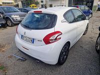 Usata Peugeot 208 Allure 68 CV (50 kW) 2012 Other Utilitaria