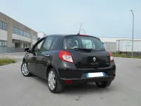 Usado Renault Clio II Dynamique 86 CV (63 kW) 2009 Negro Berlina