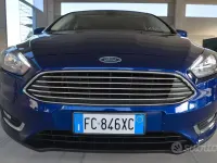 Usata Ford Focus Titanium 120 CV (88 kW) 2016 Blu Berlina