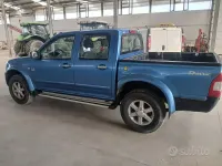 Usata Isuzu D-Max 131 CV (96 kW) 2003 Bluazzurro Pick-up
