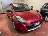 Usata Renault Clio Dynamique 75 CV (55 kW) 2010 Rosso Station wagon
