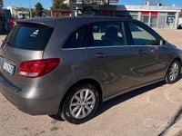 Usata Mercedes B180 Business 109 CV (80 kW) 2016 Grigio Utilitaria