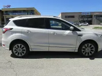 Usado Ford Kuga S 150 CV (110 kW) 2017 Blanco SUV