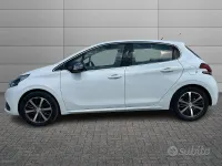 Usata Peugeot 208 Allure 110 CV (80 kW) 2016 Bianco Utilitaria