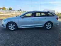 Usado Skoda Octavia G-TEC Executive 131 CV (96 kW) 2021 Plateado Familiar