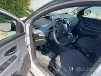 Usata Lancia Ypsilon 69 CV (50 kW) 2021 Grigio Utilitaria