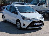 Usata Toyota Yaris Hybrid Cool 72 CV (52 kW) 2018 Bianco Berlina