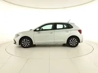 Usata VW Polo Life 95 CV (69 kW) 2023 Reflex silver metallizzato Utilitaria