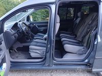 Begagnad VW Caddy 2009 Grå Minibuss