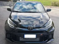 Usata Toyota Yaris 280 CV (205 kW) 2024 Nero Utilitaria