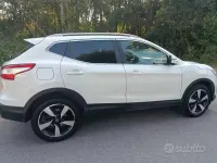 Usata Nissan Qashqai N-Connecta 110 CV (80 kW) 2016 Bianco SUV