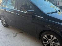 Usata Mercedes B180 109 CV (80 kW) 2018 Nero Monovolume
