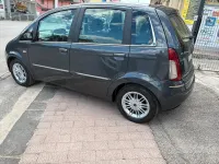 Usata Lancia Musa 90 CV (66 kW) 2008 Grigio Monovolume