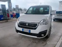 Usata Peugeot Partner Tepee Outdoor 100 CV (73 kW) 2018 Bianco Monovolume