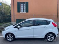 Usata Ford Fiesta 96 CV (70 kW) 2012 Bianco Utilitaria