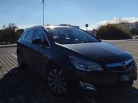 Usata Opel Astra 82 CV (60 kW) 2011 Nero Station wagon