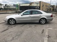 Usata Mercedes E270 Avantgarde 177 CV (130 kW) 2004 Grigio Berlina