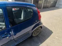 Usata Peugeot 107 68 CV (50 kW) 2005 Bluazzurro Utilitaria