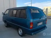 Usata Toyota HiAce 1986 Blu Monovolume