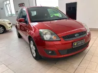 Usata Ford Fiesta Titanium 75 CV (55 kW) 2008 Rosso Utilitaria