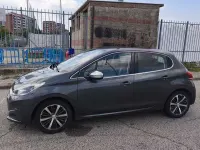 Usata Peugeot 208 Allure 82 CV (60 kW) 2016 Grigio Utilitaria