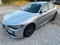 Używany Alfa Romeo Giulia 150 KM (110 kW) 2018 Szary Sedan/Limuzyna